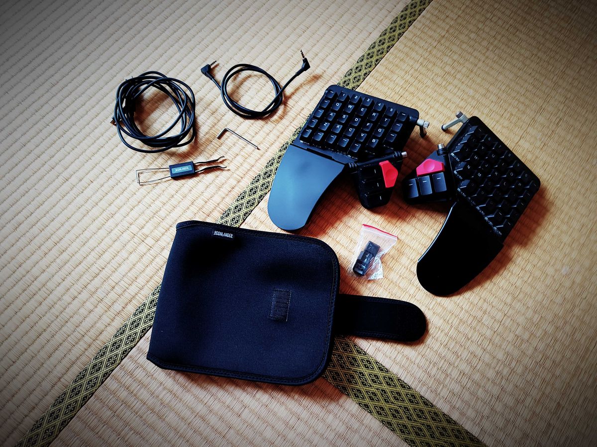 Moonlander MK1 (Black / Full RGB / Letter Keycaps / All